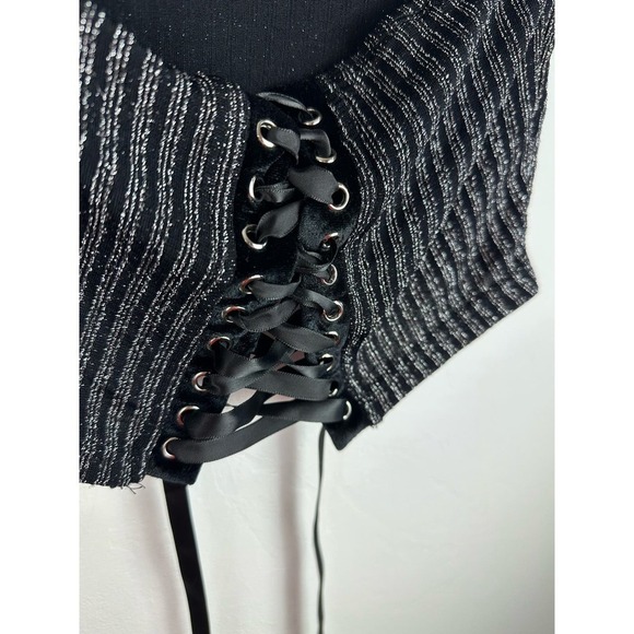 Y2K ALERT!! Black with Silver Detail Turtleneck w/ Open Back - Picture 6 of 6